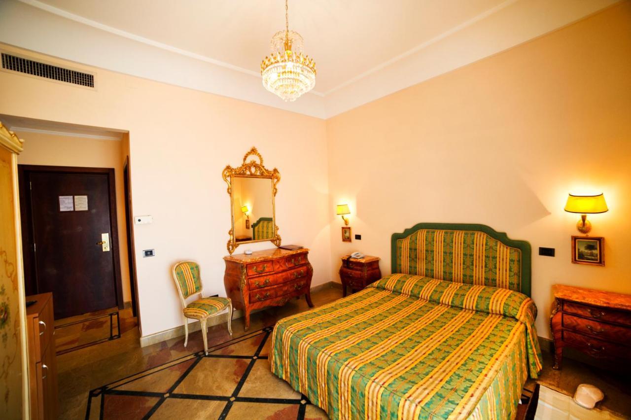 Grande Albergo Miramare ฟอร์เมีย ภายนอก รูปภาพ